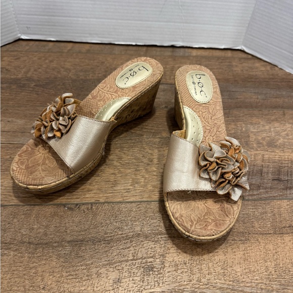 BOC Born Concepts Floral Slide Sandals Champagne Color Size 8 - Picture 1 of 10